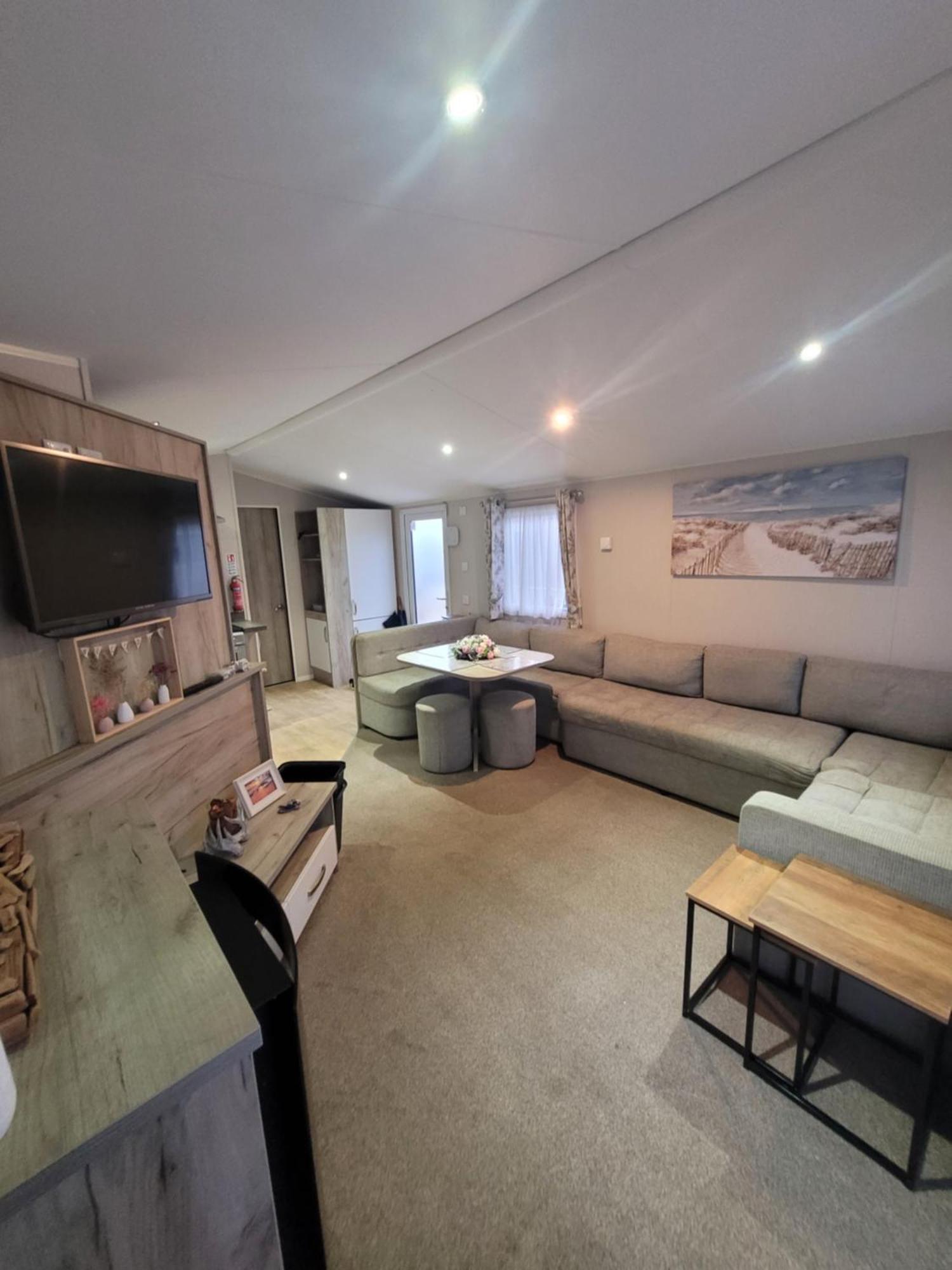 Spacious 8 Birth 3 Bedrooms A22 Unity Beach Holiday Resort Unity Brean 1 Pet Stays Free Berrow Екстериор снимка